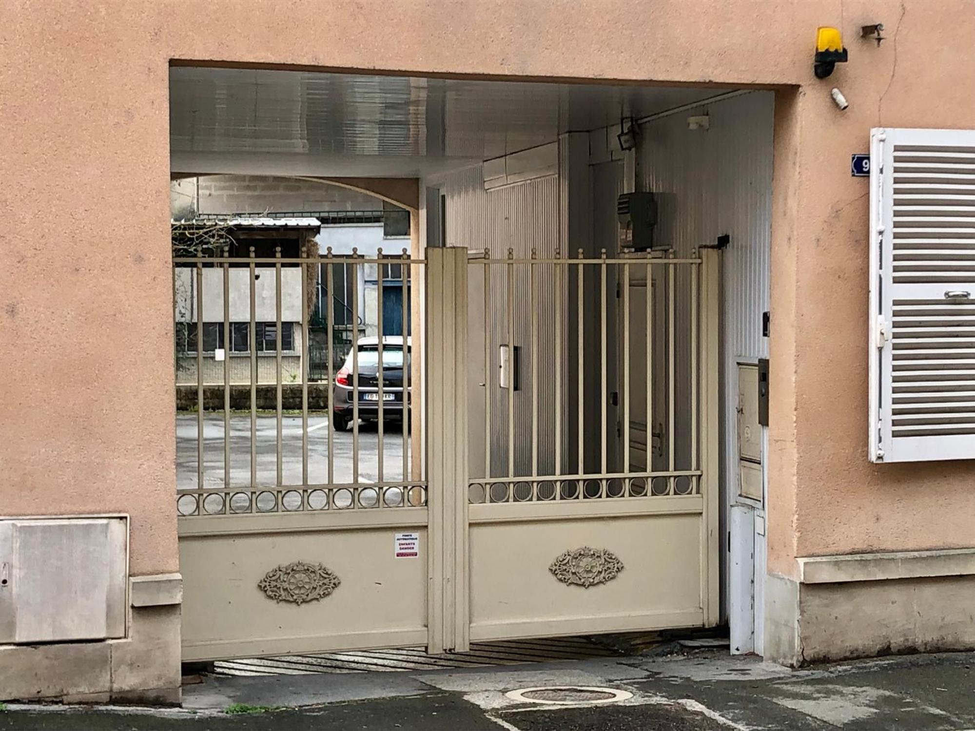 Logement Centre Ville D'Epernay Avec Parking Prive Eksteriør billede