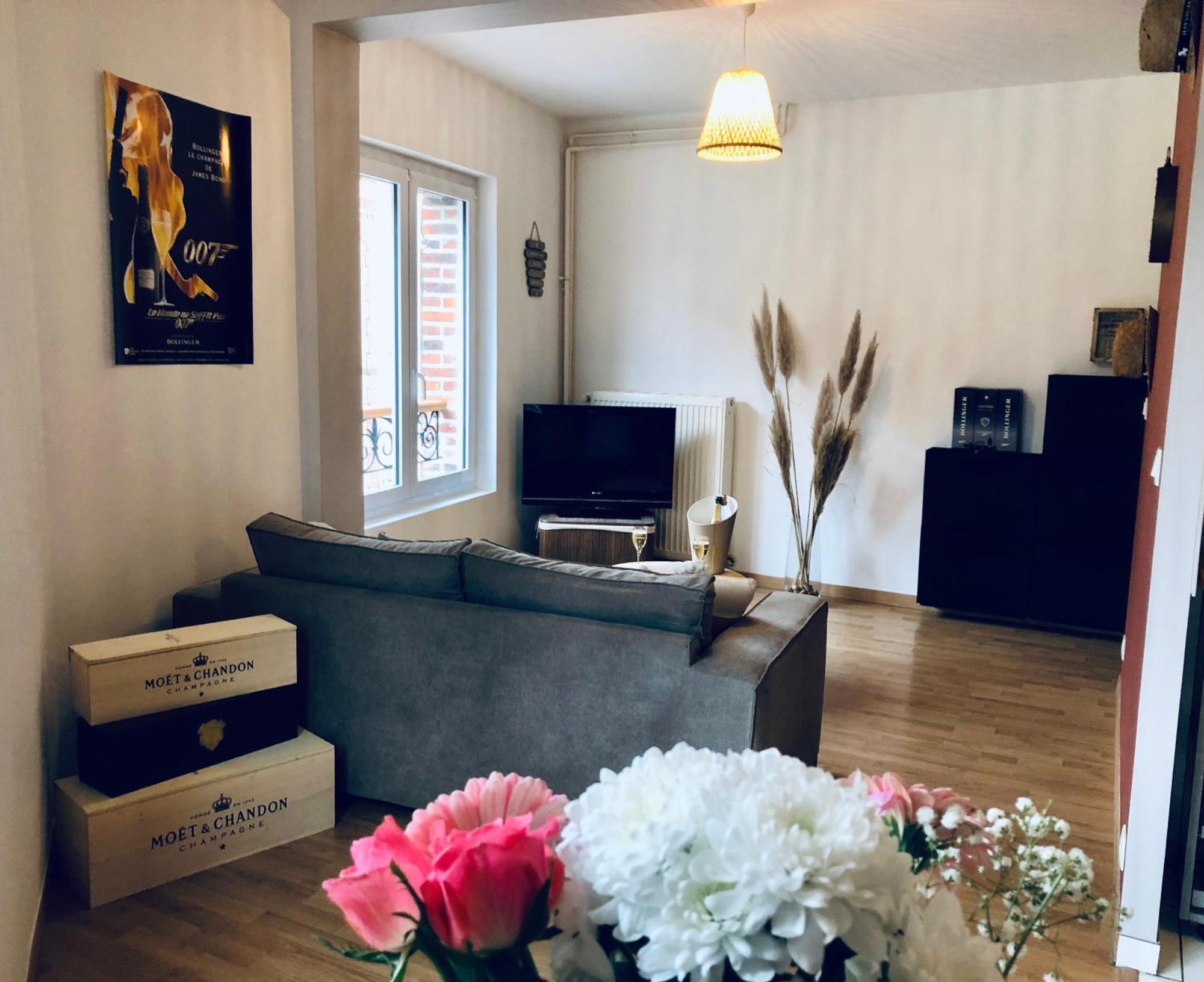 Logement Centre Ville D'Epernay Avec Parking Prive Eksteriør billede